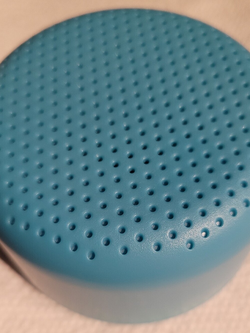 Veho M3 Portable Wireless Speaker - Bright Blue - Picture 2 of 5